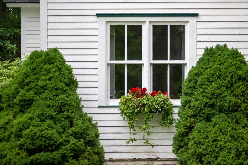 What Are the Advantages of Double Hung Windows?
